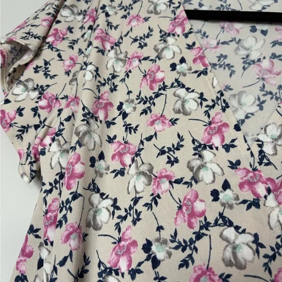 I Joah Floral Wrap Short Spring/Summer Dress Size L Lightweight Flowy Beachy - Picture 5 of 11